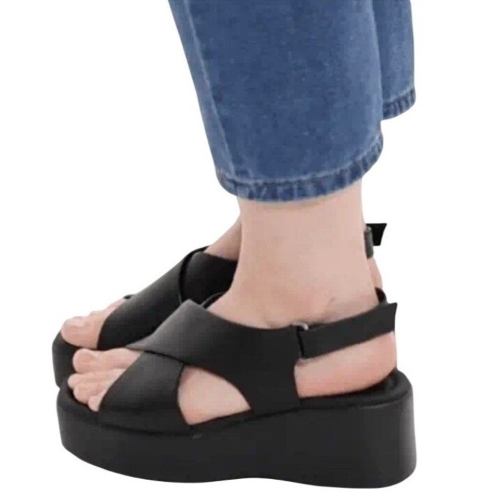 WYDR Studios Chunky Platform Sandals Women Size 7 Black Leather Cross Strap Goth
